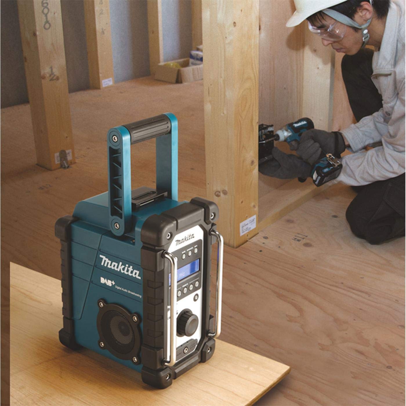 Makita DMR110 Li-ion DAB/DAB+ Job Site Radio - Batteries and Charger Not Included