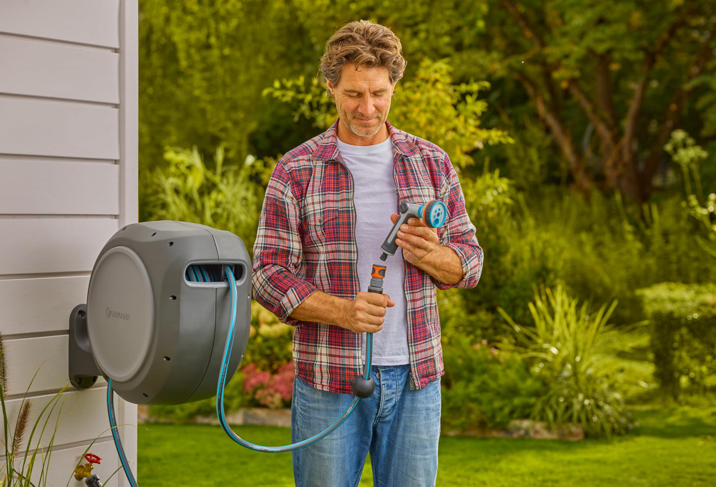 GARDENA 20502, Retractable Garden Hose Reel 75' x 1/2" Hose, Wall Mounted