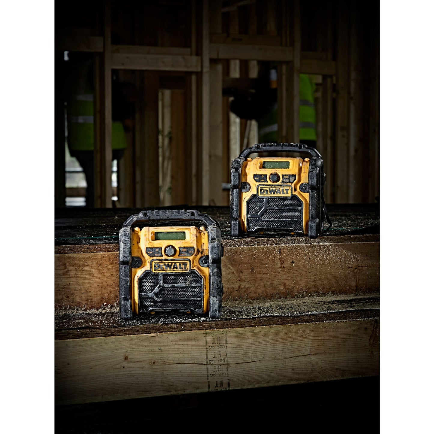 DEWALT DCR020-GB XR Compact FM/DAB and Site Radio - 24 x 24.5 cm, 2.8 kg
